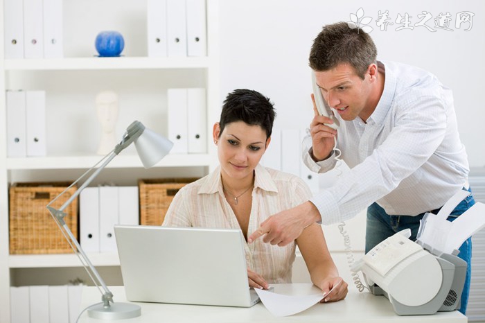 手动吸痰器的使用方法