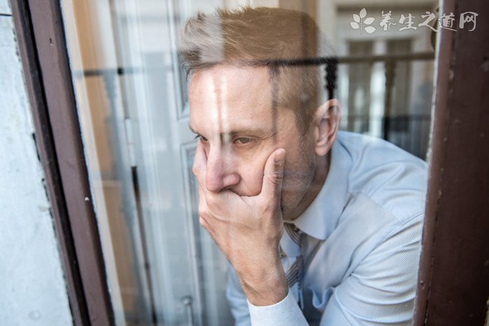 男生躲着前女友是什么
生理