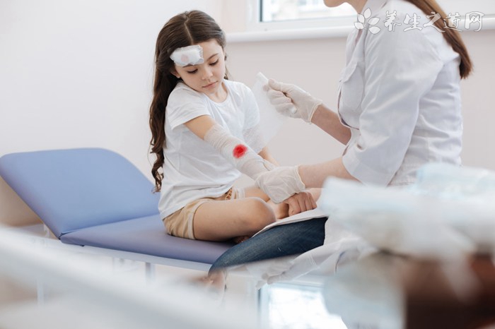 洪小南教授洪小南教授:硕士生导师,复旦大学附属肿瘤医院主任医师